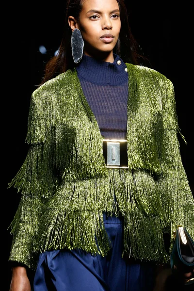 Look 98